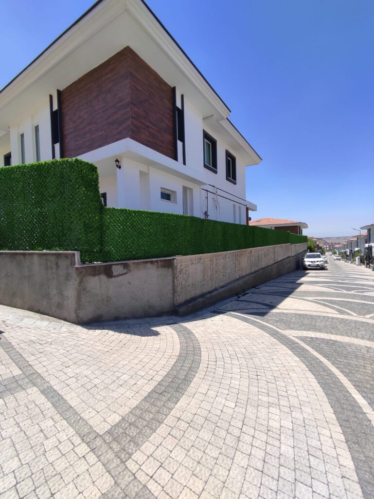 Site bahçesi ve bitkilendirme